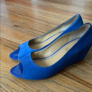 Nine West blue suede wedge retro style pumps.